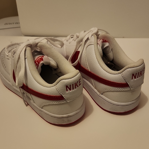 Nike White and Red Women's Sneakers - Picture 5 of 6